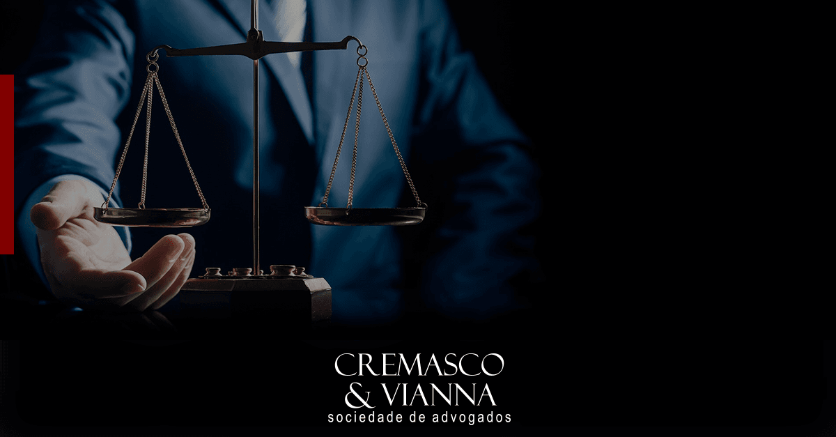 Mantida condenação por dano moral contra advogado acusado de prejudicar clientes